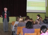 Šilutes pirmojoje gimnazijoje susitikimas su docentu Sauliumi Raila. Nuotrauka Šilutės pirmosios gimnazijos Šilutes pirmojoje gimnazijoje susitikimas su docentu Sauliumi Raila. Nuotrauka Šilutės pirmosios gimnazijos