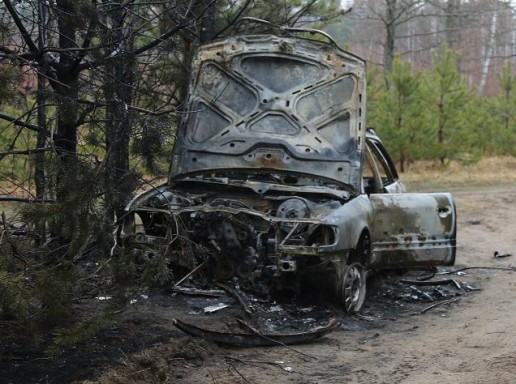 Iš degančio automobilio girtas vairuotojas išgelbėtas tik netoliese žaidusių vaikų dėka