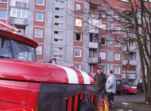 Gaisrą bute sukėlė išgerti nevengiantis vyriškis