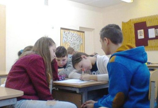 Psichologo asistentė vedė užsiėmimus šeštų klasių mokiniams. Nuotraukos Laimono Žvirblio