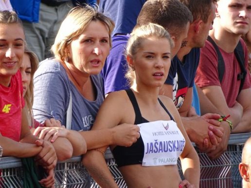 K. Jašauskaitė Lietuvos lengvosios atletikos  čempionate iškovojo garbingą ketvirtąją vietą. Nuotraukos Edvardo LUKOŠIAUS