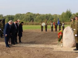 Macikuose pašventinta perlaidotų karo belaisvių palaikų kapavietė