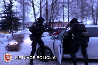 Sulaikyti du vyrai įtariami disponavę labai dideliu psichotropinės medžiagos kiekiu