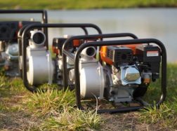 Kokiems darbams geriausiai naudoti benzininius vandens siurblius?