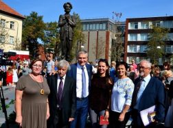 Atidengtas paminklas Vydūnui