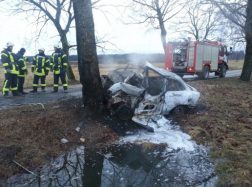 Po avarijos gyvi sudegė du žmonės (papildyta, nustatytos žuvusiųjų asmenybės)