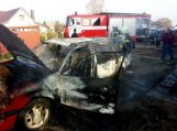 Sodų bendrijoje „Voveraitė“ degė automobilis