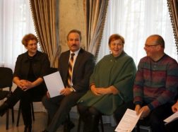 Šilutės istorija bus įamžinta ant jubiliejų švenčiančios „Šilutės baldai“ įmonės sienos