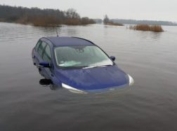 Prancūzių kelionė į Rusnę baigėsi potvynio apsemtoje pievoje