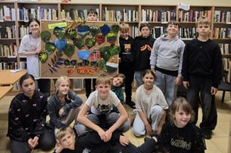 Vilkyškių bibliotekoje – vasara sugrįžo ant medžių lapų