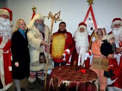 Pagėgių bendruomenės 19 Kalėdų Senelių keliavo į suvažiavimą Trakuose