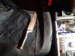 Neblaivus vyras su peiliu vijosi vairuotoją ir pasisavino „Audi A6“