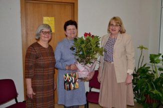 Stoniškiuose – įdomus, jaukus susitikimas su rašytoja Irena Buivydaite-Kupčinskiene