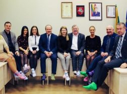 Savivaldybės darbuotojai prisijungė prie palaikymo akcijos, skirtos Dauno sindromą turintiems palaikyti