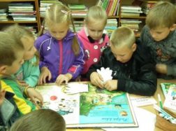 Mažuosius skaitytojus sutiko „Gidas po biblioteką“