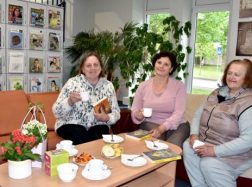 Kelionė po knygų pasaulį tęsiasi – Knygų skaitytojų klubo susitikimas bibliotekoje