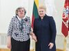 Daugiavaikę mamą Janiną Domeikienę medaliu „Už nuopelnus Lietuvai“ apdovanojo Prezidentė D. Grybauskaitė