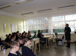 Paskaita apie daromus teisės pažeidimus ir gresiančią atsakomybę sudomino moksleivius