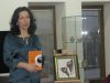 Besidomintys verslu susitiko bibliotekoje prie kavos puodelio Besidomintys verslu susitiko bibliotekoje prie kavos puodelio