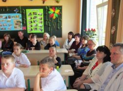 Ketvirtokų šventė Traksėdžių pagrindinėje mokykloje
