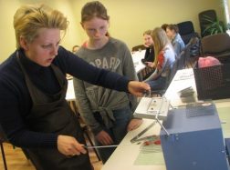 Emalės dirbtuvės su dailininke-juvelyre Aušra Mačiulaitiene