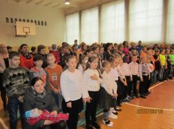 Atkurtos Lietuvos nepriklausomybės šventę pasitiko eilėmis, dainomis ir šokiais