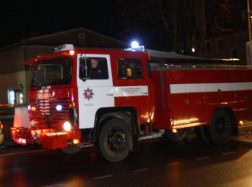 Degė, įtariama, padegtas garažas