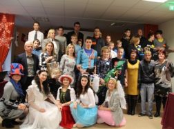 „Knygų Kalėdų“ karavanas džiugina globos įstaigose gyvenančius vaikus