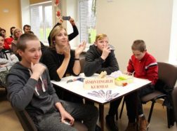 „Diemedžio“ ugdymo centre „Margaspalvė knygų karuselė“ sukosi jau trečius metus