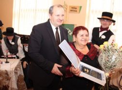 Įteiktas Seimo apdovanojimas