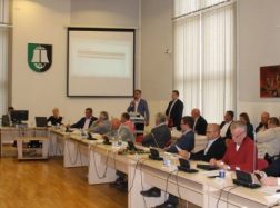 Rajono savivaldybės taryba posėdžiavo neeiliniame posėdyje
