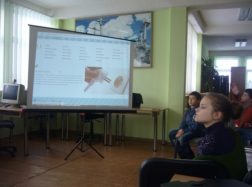 Gardamo bibliotekos lankytojams pristatytos AB LESTO teikiamos paslaugos