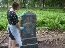 Skleidžiasi įspūdingas senųjų liuteronų kapinių vaizdas