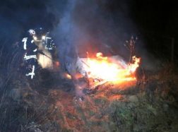 Automobilyje užsidegęs žmogus sudegė