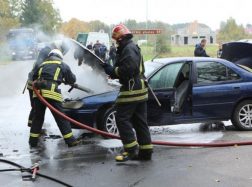 Degė automobilis