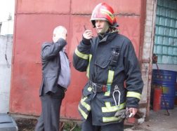 Degė garaže stovėjęs automobilis