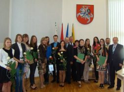 Pagerbti geriausi 2012 m. abiturientai