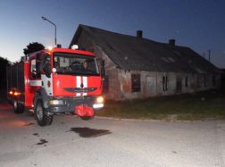 Lovoje rūkęs vyriškis sukėlė gaisrą ir apdegė ranką