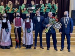 „Sidabrinės nendrės“ premija įteikta Kazimierui Gudžiūnui