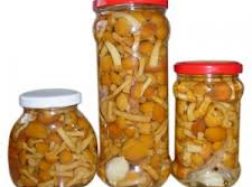 Stiklainyje slypinti liga – botulizmas