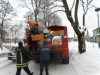 Šilutės ugniagesiai gabeno vaistus ir maisto produktus į apsemtą sodybą Šilutės ugniagesiai gabeno vaistus ir maisto produktus į apsemtą sodybą