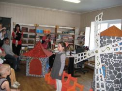 Ambasada: Pasaką skaitau, pasaką piešiu