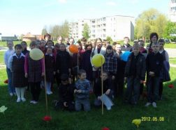 Kursiu aš, kursi tu, kursime visi kartu