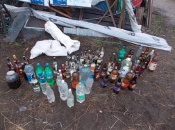 Šilutės pareigūnų radinys – 76 litrai naminukės