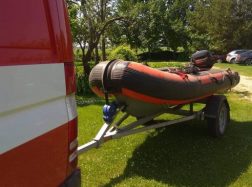 Nuskendo perplaukti upę pasiryžęs neįgalusis