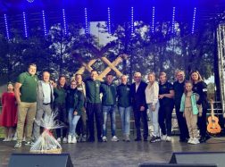 Žemaičių Naumiestyje: kopūstienės virimo varžytuvės bei geriausių krašto ūkininkų apdovanojimai