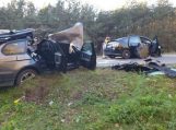 Avarijoje žuvo dvi moterys, tarp sužeistųjų ir vaikai