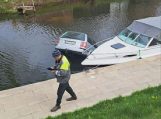 Šilutėje į upę įvažiavo automobilis