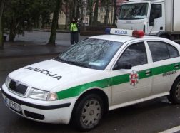 Šilutės rajone trijų neblaivių moteriškių pasivažinėjimas baigėsi kanale