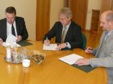 Pasirašyta sutartis dėl Vietos bendruomenių programos įgyvendinimo